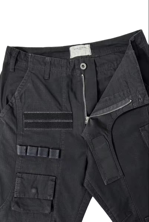 black pockets pants